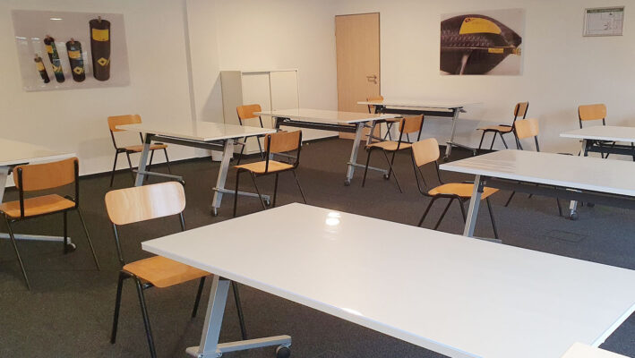 Tischschutzfolie Klassenzimmer